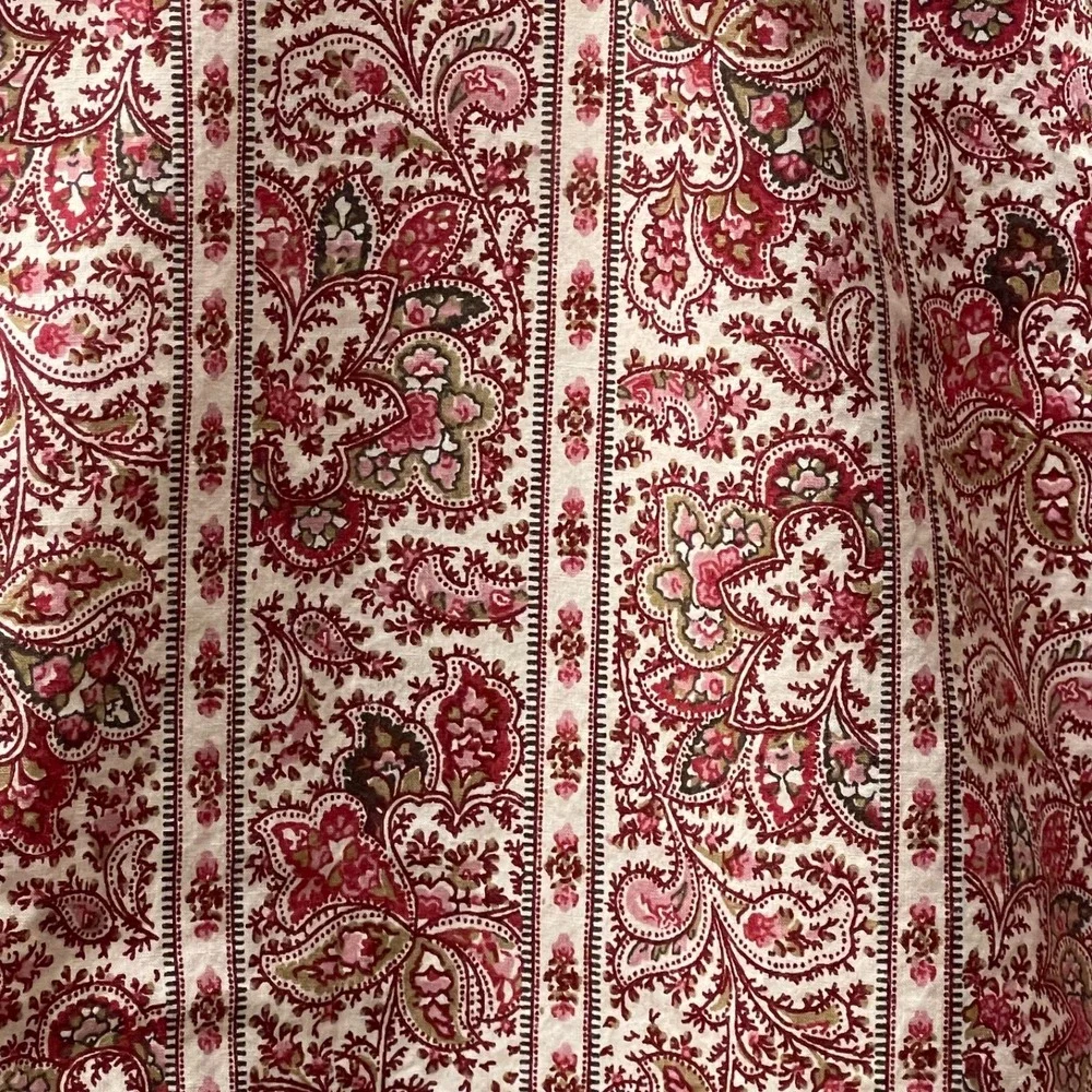 Vintage Banana Republic Men's Medium Red Paisley Striped Cotton Button Up Preppy